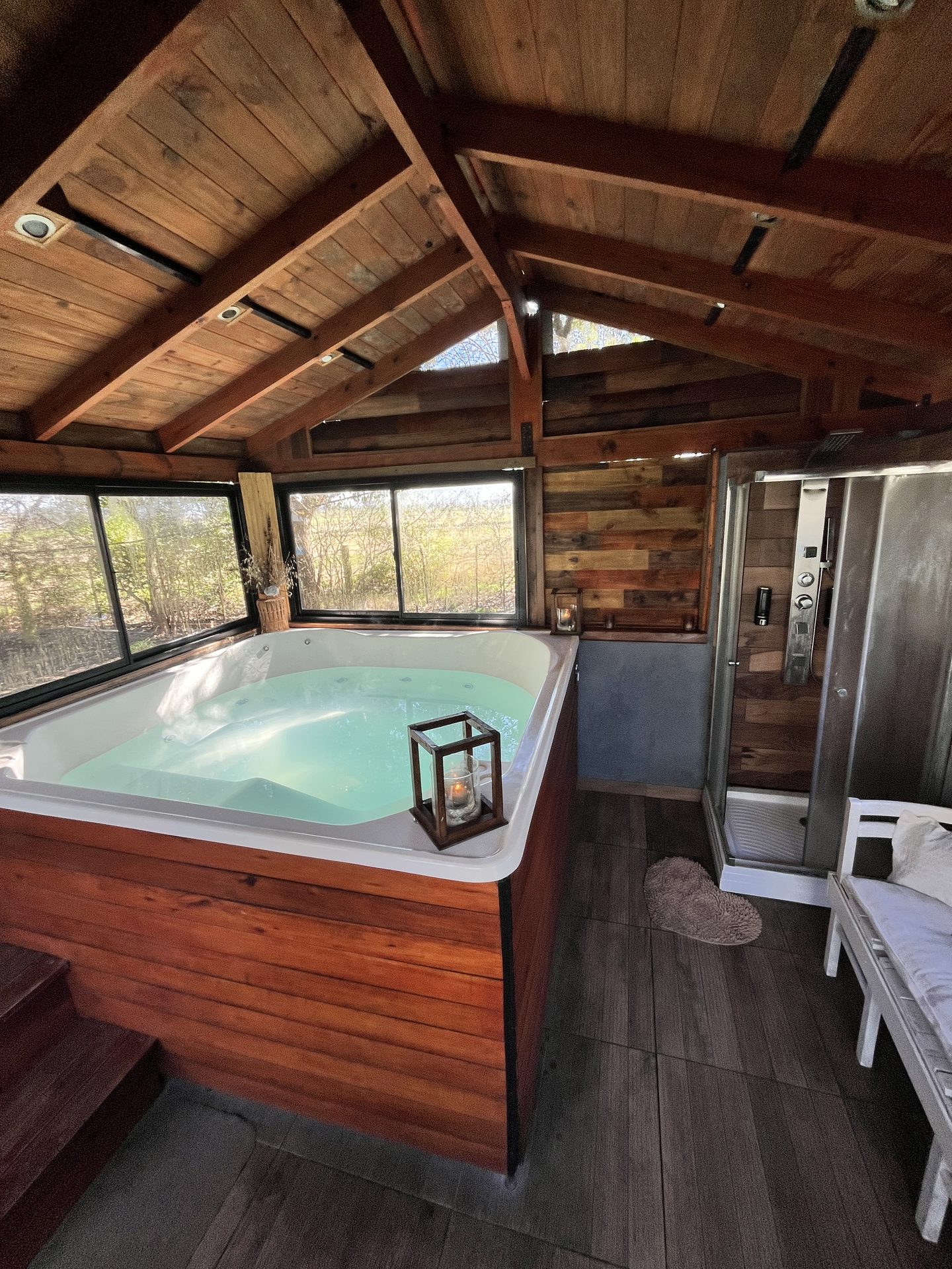 Jacuzzi en la cabaña